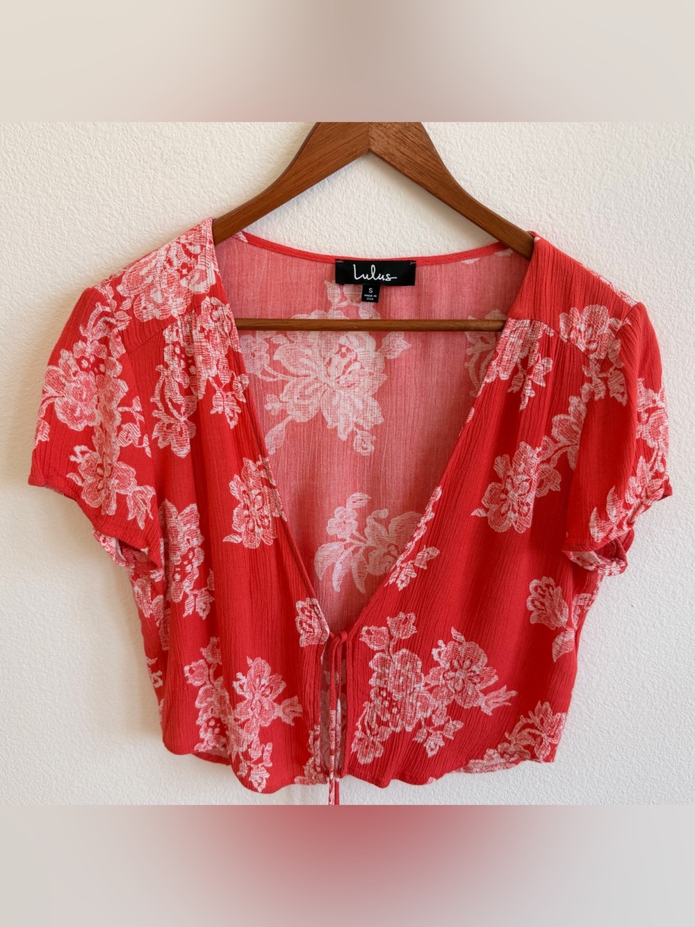 Lulu's Coral Floral Tie-Front Crop Top